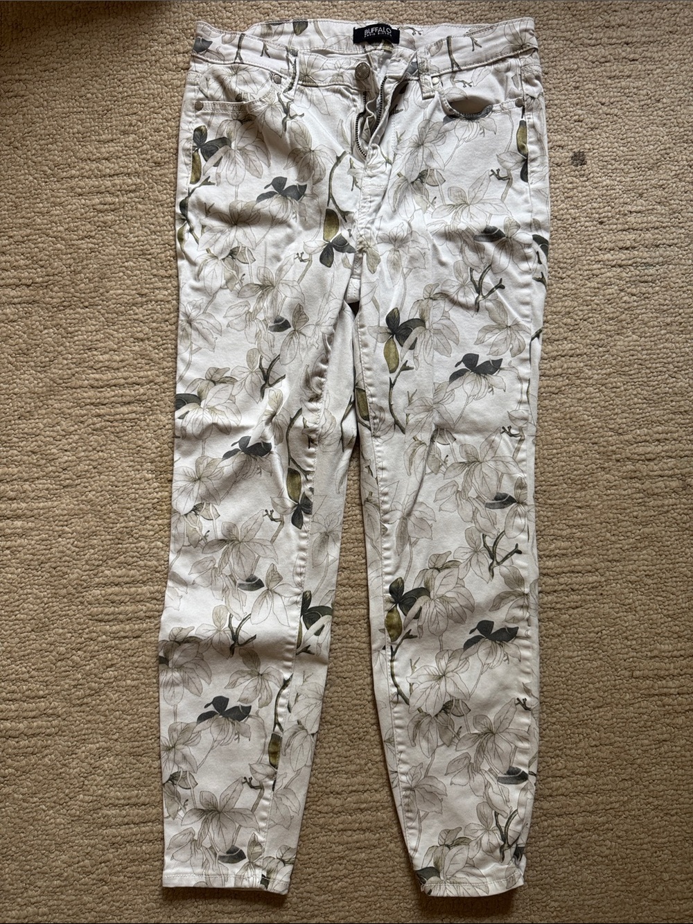 Buffalo White Magnolia/ Floral Jeans Size 6